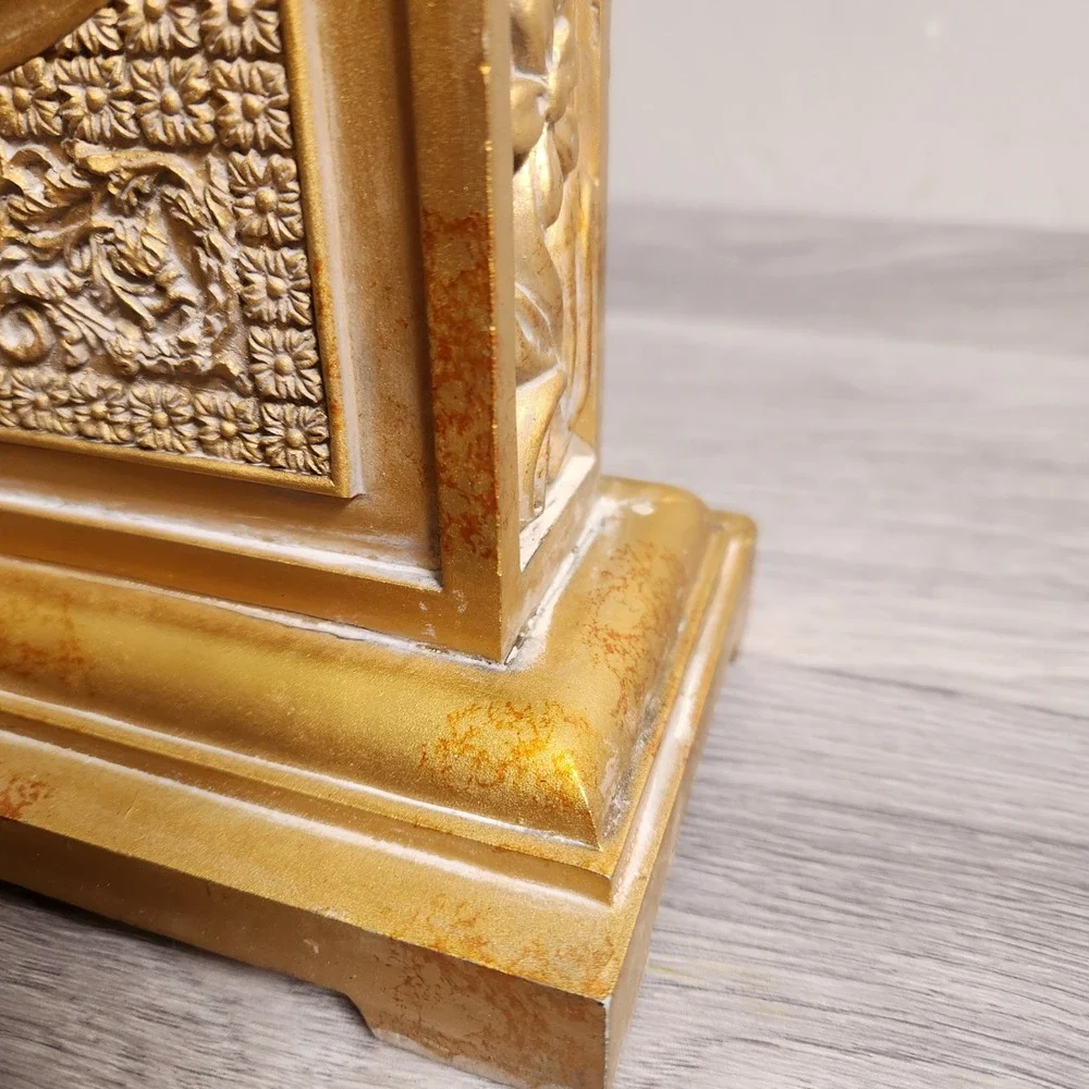 Vintage Gold Quartz Mantel Clock Roman Numerals Ornate Floral‎ Relief Desk Decor